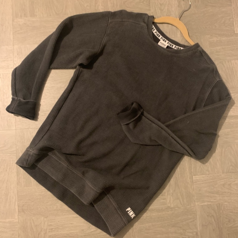 grey sweater